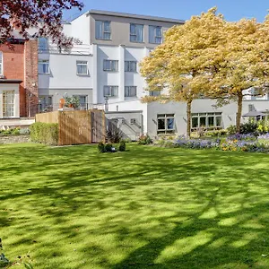 **** Aparthotel Western Pinewood Manchester Airport-wilmslow United Kingdom