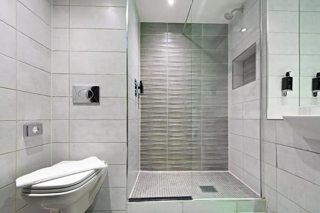 Roomzzz Nottingham City Aparthotel