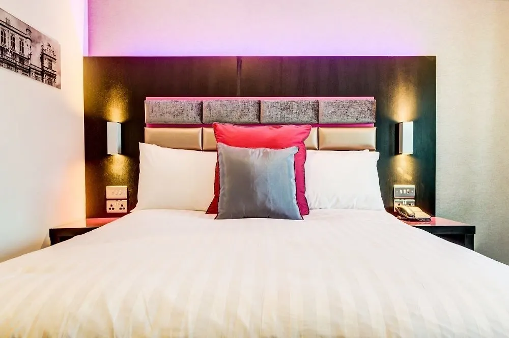 Aparthotel Roomzzz Nottingham City