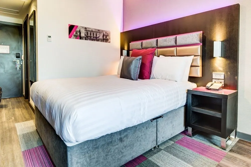 Aparthotel Roomzzz Nottingham City