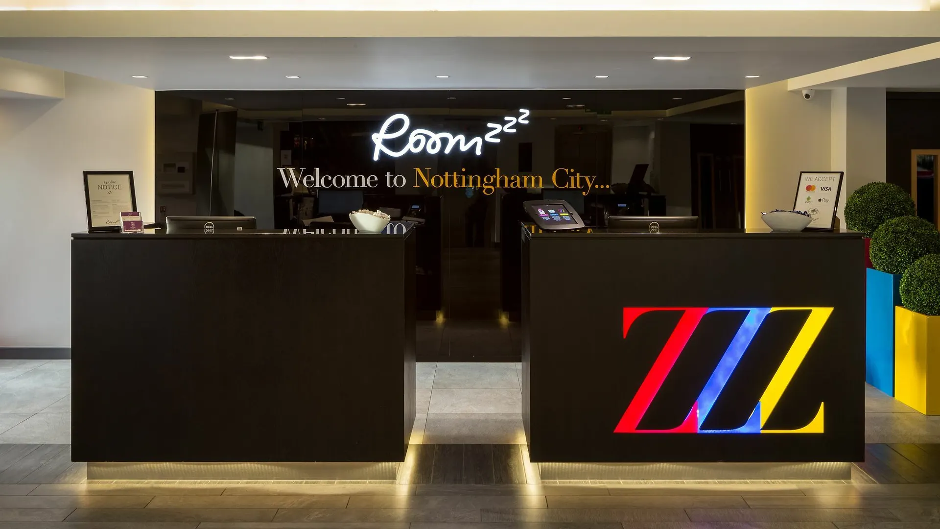 Roomzzz Nottingham City 4*,
